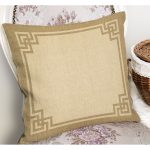 - K11396-Gorsel-1 - Realhomes RealHomes Bej Zeminde Çerçeveli Hasır Desenli Dijital Baskılı Yastık Kırlent Kılıfı Realhomes