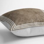 RealHomes Kahverengi Zeminde Çerçeveli Eskitme Desenli Dijital Baskılı Yastık Kırlent Kılıfı Realhomes