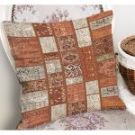 - K11407-Gorsel-1 - Realhomes RealHomes Kahverengi Zeminde Patchwork Motifli Geleneksel Desenli Dijital Baskılı Yastık Kırlent Kılıfı Realhomes