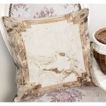 - K11408-Gorsel-1 - Realhomes RealHomes Bej Zeminde Çerçeveli Mermer Desenli Dijital Baskılı Yastık Kırlent Kılıfı Realhomes