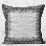 - K11422-Gorsel-2 - Realhomes RealHomes Siyah - Gri Zeminde Çerçeveli Motifli Eskitme Desenli Dijital Baskılı Yastık Kırlent Kılıfı Realhomes