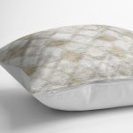 - K11423-Gorsel-3 - Realhomes RealHomes Krem - Bej Zeminde Geometrik Motifli Klasik Desenli Dijital Baskılı Yastık Kırlent Kılıfı Realhomes