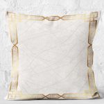 RealHomes Gold Zeminde Çerçeveli Motifli Eskitme Desenli Dijital Baskılı Yastık Kırlent Kılıfı Realhomes