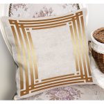 - K11438-Gorsel-1 - Realhomes RealHomes Gold Zeminde Gold Motifli Klasik Desenli Dijital Baskılı Yastık Kırlent Kılıfı Realhomes