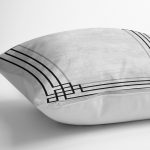 - K11440-Gorsel-3 - Realhomes RealHomes Gri - Siyah Zeminde Çerçeveli Klasik Desenli Dijital Baskılı Yastık Kırlent Kılıfı Realhomes