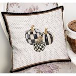 RealHomes Siyah - Beyaz Zeminde Çerçeveli Motifli Kabak Desenli Dijital Baskılı Yastık Kırlent Kılıfı Realhomes