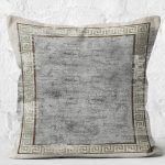 - K11445-Gorsel-2 - Realhomes RealHomes Gri Zeminde Çerçeveli Motifli Antik Desenli Dijital Baskılı Yastık Kırlent Kılıfı Realhomes