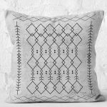 - K11446-Gorsel-2 - Realhomes RealHomes Gri Zeminde Bohem Motifli Etnik Desenli Dijital Baskılı Yastık Kırlent Kılıfı Realhomes