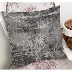 - K11450-Gorsel-1 - Realhomes RealHomes Füme Zeminde Eskitme Motifli Duvar Desenli Dijital Baskılı Yastık Kırlent Kılıfı Realhomes