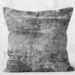 - K11450-Gorsel-2 - Realhomes RealHomes Füme Zeminde Eskitme Motifli Duvar Desenli Dijital Baskılı Yastık Kırlent Kılıfı Realhomes