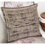 - K11455-Gorsel-1 - Realhomes RealHomes Kahverengi - Krem Zeminde Çerçeveli Motifli Eskitme Desenli Dijital Baskılı Yastık Kırlent Kılıfı Realhomes