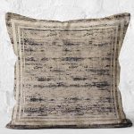 - K11455-Gorsel-2 - Realhomes RealHomes Kahverengi - Krem Zeminde Çerçeveli Motifli Eskitme Desenli Dijital Baskılı Yastık Kırlent Kılıfı Realhomes