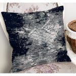 - K11460-Gorsel-1 - Realhomes  RealHomes Lacivert Zeminde Eskitme Motifli Retro Desenli Dijital Baskılı Yastık Kırlent Kılıfı Realhomes