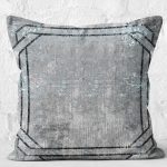 - K11466-Gorsel-2 - Realhomes RealHomes Gri - Siyah Zeminde Çerçeveli Motifli Antik Desenli Dijital Baskılı Yastık Kırlent Kılıfı Realhomes