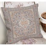 - K11469-Gorsel-1 - Realhomes RealHomes Gri Zeminde Kilim Motifli Uşak Desenli Dijital Baskılı Yastık Kırlent Kılıfı Realhomes