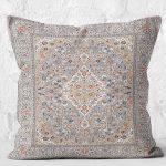 - K11469-Gorsel-2 - Realhomes RealHomes Gri Zeminde Kilim Motifli Uşak Desenli Dijital Baskılı Yastık Kırlent Kılıfı Realhomes