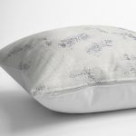 - K11476-Gorsel-3 - Realhomes RealHomes Gri Zeminde Çerçeveli Motifli Eskitme Desenli Dijital Baskılı Yastık Kırlent Kılıfı Realhomes