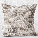 - K11483-Gorsel-2 - Realhomes RealHomes Kahverengi - Beyaz Zeminde Otantik Motifli Dokuma Desenli Dijital Baskılı Yastık Kırlent Kılıfı Realhomes