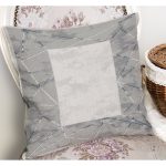 - K11504-Gorsel-1 - Realhomes RealHomes Gri Zeminde Çerçeveli Motifli Mermer Desenli Dijital Baskılı Yastık Kırlent Kılıfı Realhomes