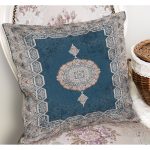 - K11515-Gorsel-1 - Realhomes  RealHomes Mavi Zeminde Kilim Motifli Otantik Desenli Dijital Baskılı Yastık Kırlent Kılıfı Realhomes