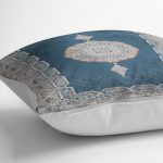 - K11515-Gorsel-3 - Realhomes  RealHomes Mavi Zeminde Kilim Motifli Otantik Desenli Dijital Baskılı Yastık Kırlent Kılıfı Realhomes