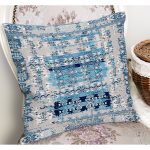 RealHomes Mavi Zeminde Retro Motifli Etnik Desenli Dijital Baskılı Yastık Kırlent Kılıfı Realhomes