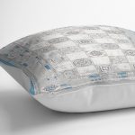 - K11535-Gorsel-3 - Realhomes RealHomes Gri - Mavi Zeminde Dokuma Halı Motifli Kilim Desenli Dijital Baskılı Yastık Kırlent Kılıfı Realhomes