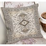 - K11556-Gorsel-1 - Realhomes RealHomes Bej Zeminde Hereke Motifli Kilim Desenli Dijital Baskılı Yastık Kırlent Kılıfı Realhomes