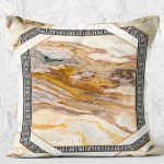 - K11562-Gorsel-2 - Realhomes RealHomes Klasik Tarzda Çerçeve Motifli Mermer Desenli Dijital Baskılı Yastık Kırlent Kılıfı Realhomes