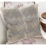 - K11563-Gorsel-1 - Realhomes RealHomes Gold - Gri Zeminde Geometrik Motifli Klasik Desenli Dijital Baskılı Yastık Kırlent Kılıfı Realhomes