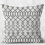 - K11581-Gorsel-2 - Realhomes RealHomes Gri - Siyah Zeminde Etnik Motifli Geleneksel Desenli Dijital Baskılı Yastık Kırlent Kılıfı Realhomes