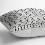 - K11581-Gorsel-3 - Realhomes RealHomes Gri - Siyah Zeminde Etnik Motifli Geleneksel Desenli Dijital Baskılı Yastık Kırlent Kılıfı Realhomes