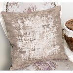 - K11588-Gorsel-1 - Realhomes RealHomes Krem - Bej Zeminde Dokuma Halı Motifli Kilim Desenli Dijital Baskılı Yastık Kırlent Kılıfı Realhomes