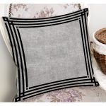 - K11591-Gorsel-1 - Realhomes RealHomes Siyah - Gri Zeminde Çerçeveli Motifli Dokuma Halı Desenli Dijital Baskılı Yastık Kırlent Kılıfı Realhomes