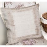 - K11598-Gorsel-1 - Realhomes RealHomes Krem - Bej Zeminde Çerçeveli Motifli Dokuma Desenli Dijital Baskılı Yastık Kırlent Kılıfı Realhomes