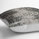 - K11604-Gorsel-3 - Realhomes RealHomes Siyah - Gri Zeminde Eskitme Motifli Antik Desenli Dijital Baskılı Yastık Kırlent Kılıfı Realhomes