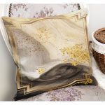 - K11619-Gorsel-1 - Realhomes RealHomes Gold Zeminde Çerçeveli Motifli Mermer Desenli Dijital Baskılı Yastık Kırlent Kılıfı Realhomes