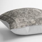 - K11625-Gorsel-3 - Realhomes RealHomes Krem - Siyah Zeminde Antik Motifli Dokuma Halı Desenli Dijital Baskılı Yastık Kırlent Kılıfı Realhomes