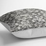 - K11631-Gorsel-3 - Realhomes RealHomes Gri - Siyah Zeminde Eskitme Motifli Geometrik Desenli Dijital Baskılı Yastık Kırlent Kılıfı Realhomes