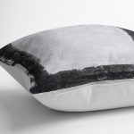 - K11635-Gorsel-3 - Realhomes RealHomes Siyah - Gri Zeminde Çerçeveli Motifli Dokuma Desenli Dijital Baskılı Yastık Kırlent Kılıfı Realhomes