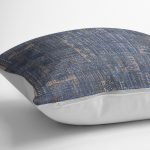 - K11648-Gorsel-3 - Realhomes RealHomes Mavi Zeminde Kilim Motifli Hereke Desenli Dijital Baskılı Yastık Kırlent Kılıfı Realhomes