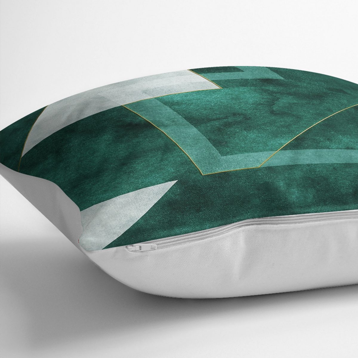 RealHomes Yeşil Zeminde Dokuma Halı Motifli Geometrik Desenli Dijital Baskılı Yastık Kırlent Kılıfı Realhomes