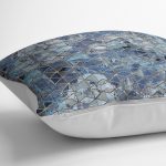 - K11673-Gorsel-3 - Realhomes RealHomes Gold - Mavi Zeminde Geometrik Motifli Eskitme Desenli Dijital Baskılı Yastık Kırlent Kılıfı Realhomes