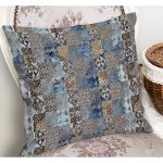 - K11677-Gorsel-1 - Realhomes RealHomes Gold - Mavi Zeminde Kanvas Motifli Etnik Desenli Dijital Baskılı Yastık Kırlent Kılıfı Realhomes