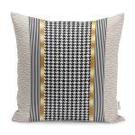 - K11689-Gorsel - Realhomes RealHomes Gold - Siyah Zeminde Geometrik Motifli Kazayağı Desenli Dijital Baskılı Yastık Kırlent Kılıfı Realhomes