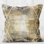 - K11694-Gorsel-2 - Realhomes RealHomes Gold - Gri Zeminde Çerçeveli Motifli Eskitme Desenli Dijital Baskılı Yastık Kırlent Kılıfı Realhomes