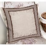 RealHomes Krem - Kahverengi Zeminde Çerçeveli Motifli Otantik Desenli Dijital Baskılı Yastık Kırlent Kılıfı Realhomes