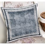 - K11721-Gorsel-1 - Realhomes RealHomes Mavi - Beyaz Zeminde Çerçeveli Motifli Otantik Desenli Dijital Baskılı Yastık Kırlent Kılıfı Realhomes