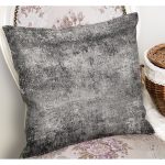 - K11722-Gorsel-1 - Realhomes RealHomes Gri Zeminde Dokuma Halı Motifli Eskitme Desenli Dijital Baskılı Yastık Kırlent Kılıfı Realhomes
