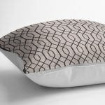 - K11723-Gorsel-3 - Realhomes RealHomes Kahverengi Zeminde Geometrik Motifli Örgü Desenli Dijital Baskılı Yastık Kırlent Kılıfı Realhomes